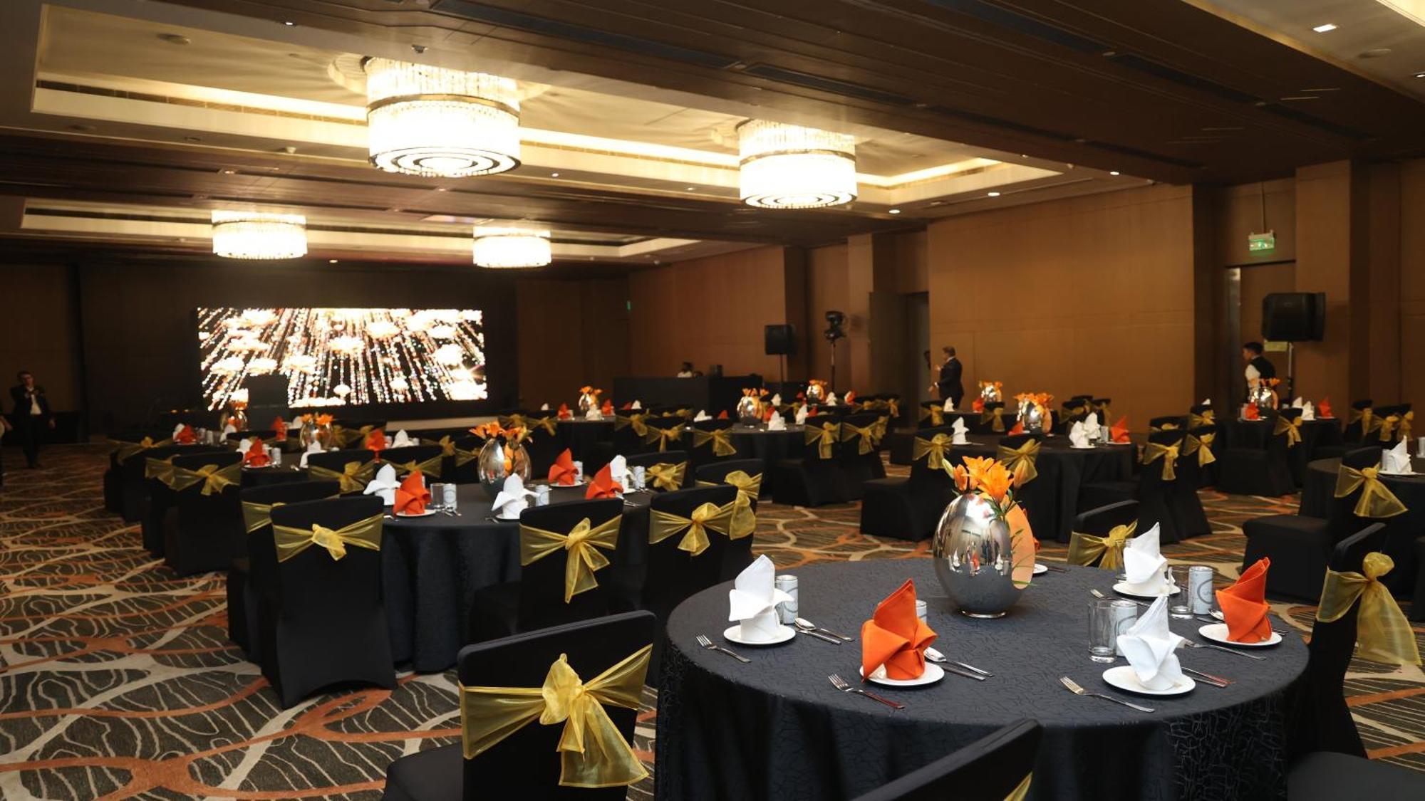 新德里国际机场假日旅馆酒店 外观 照片 The ballroom of the hotel