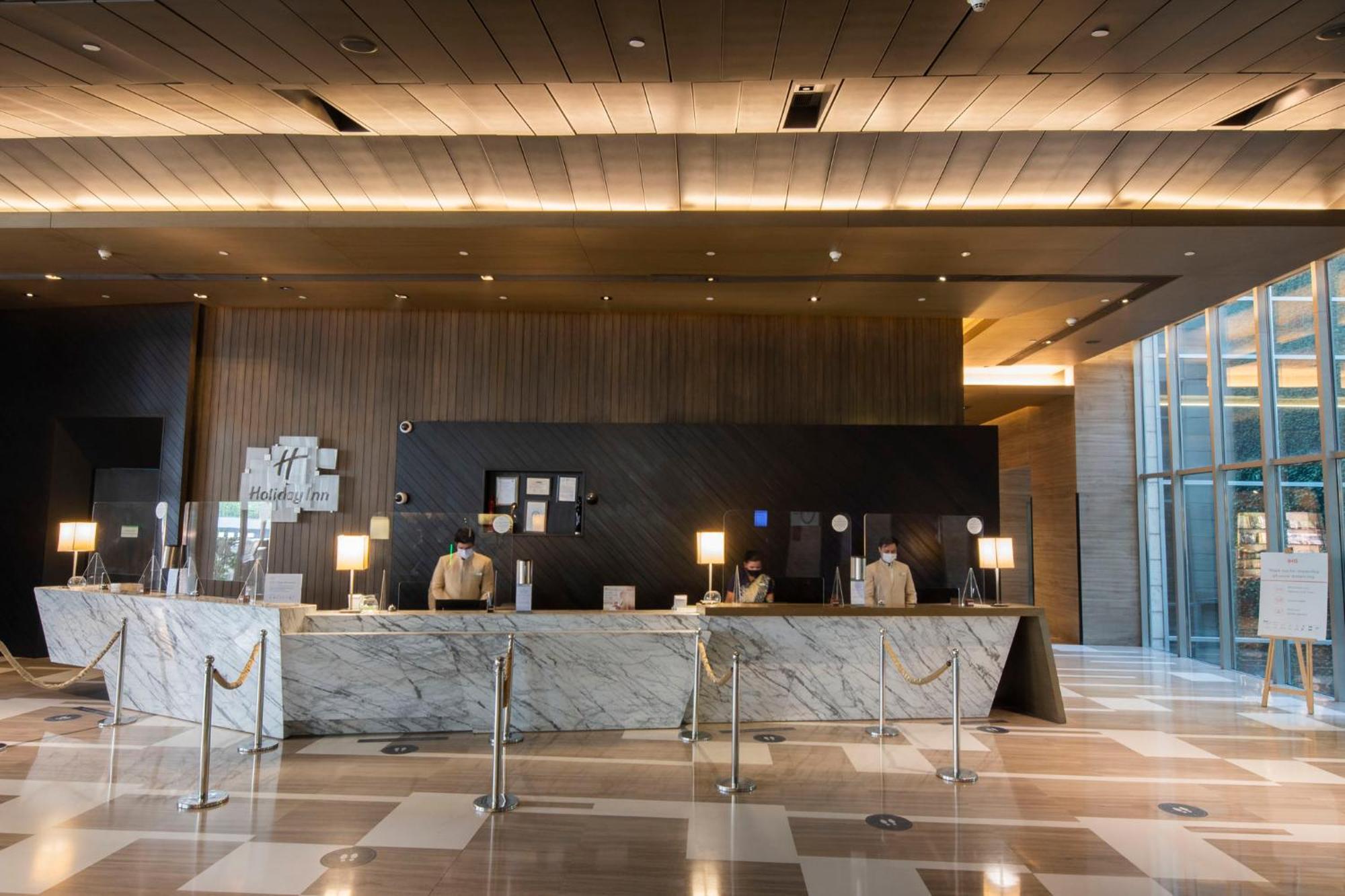 新德里国际机场假日旅馆酒店 外观 照片 The lobby of the hotel